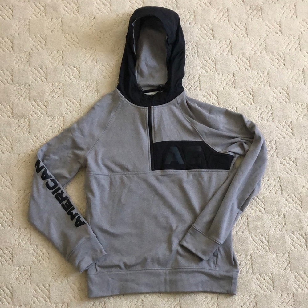 American Eagle hooded half zip size small